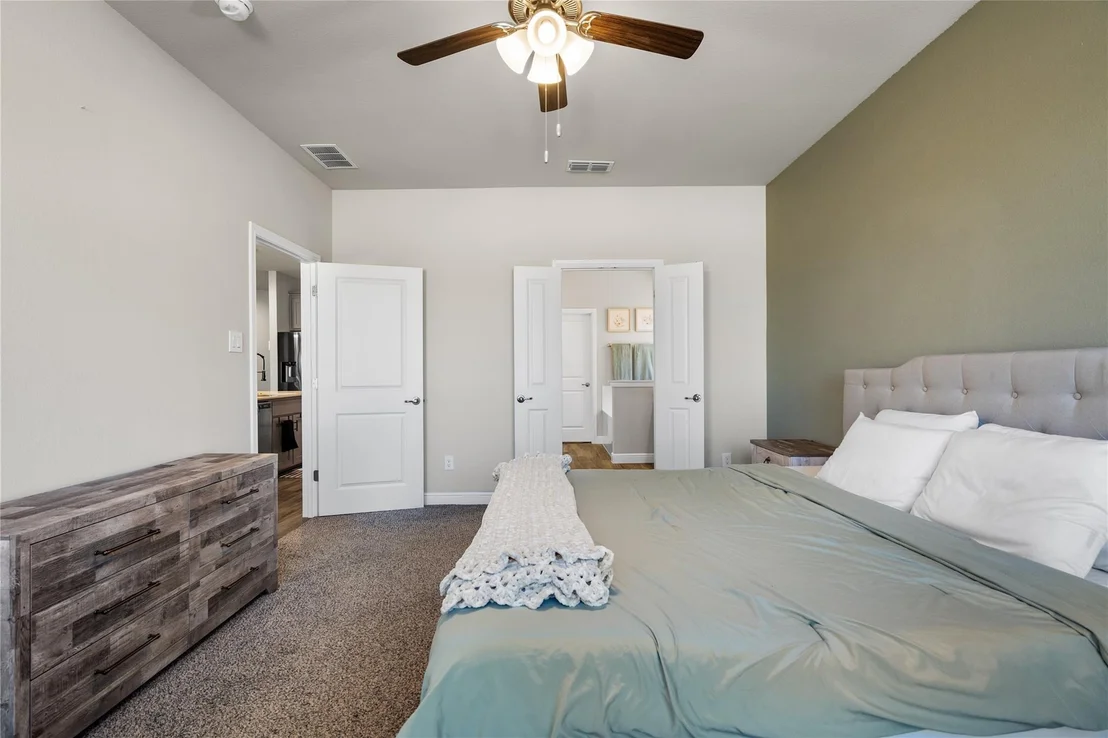 Photo of 5525 Round Hill Road