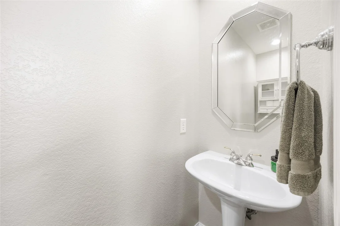 Photo of 1004 Dover Heights Trail