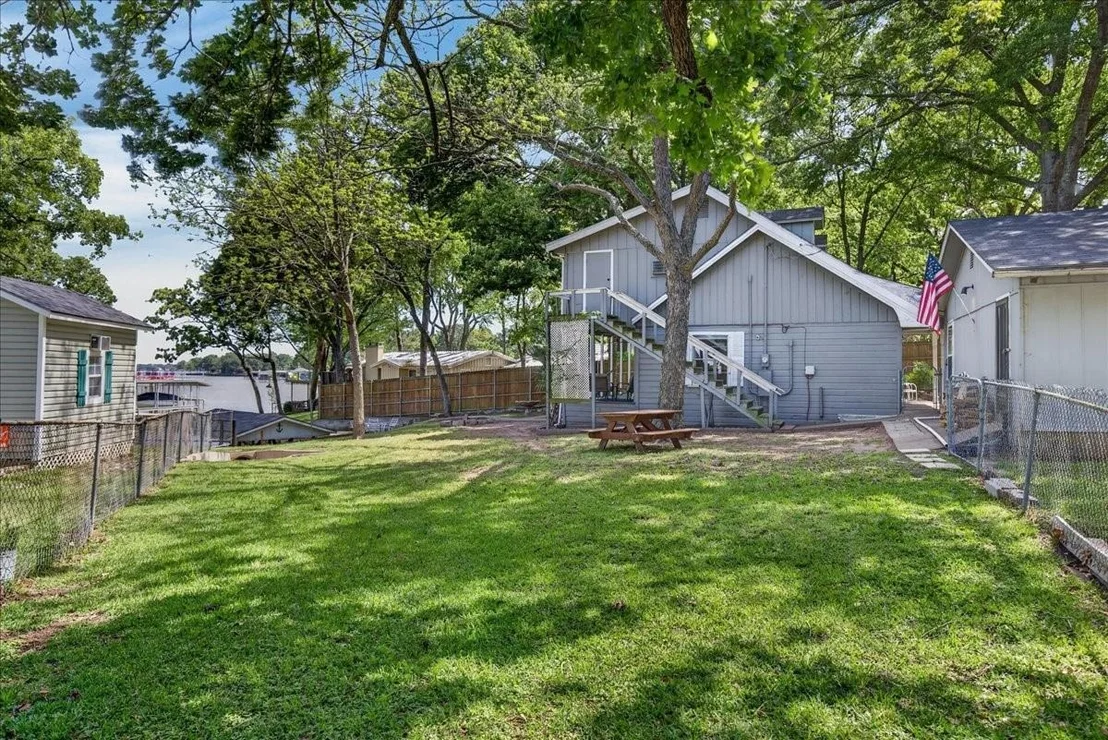 Photo of 1529 Oak Shore Drive