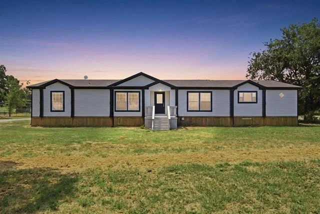 Photo of 1040 Earp Road