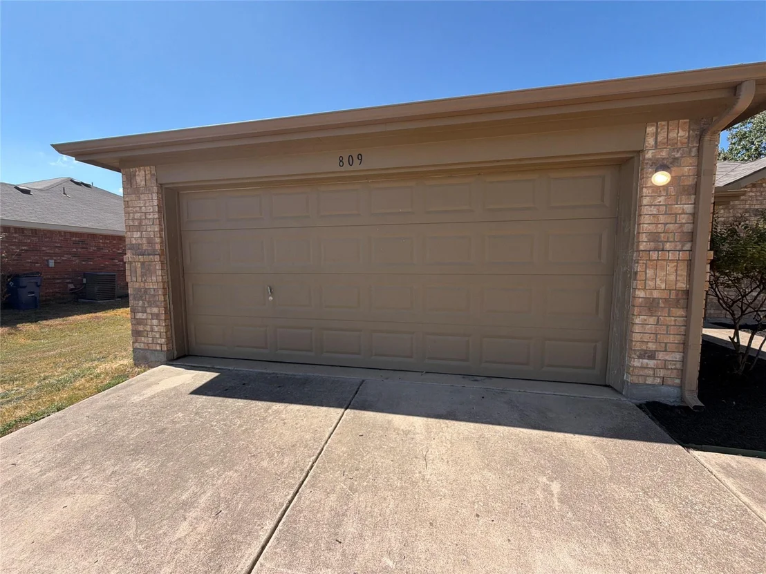 Photo of 809 Canyon Cove Drive