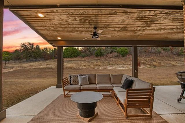 Photo of 916 Silverleaf Drive