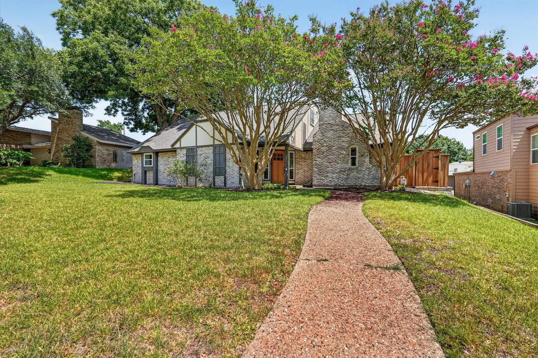 Photo of 2004 Hondo Drive