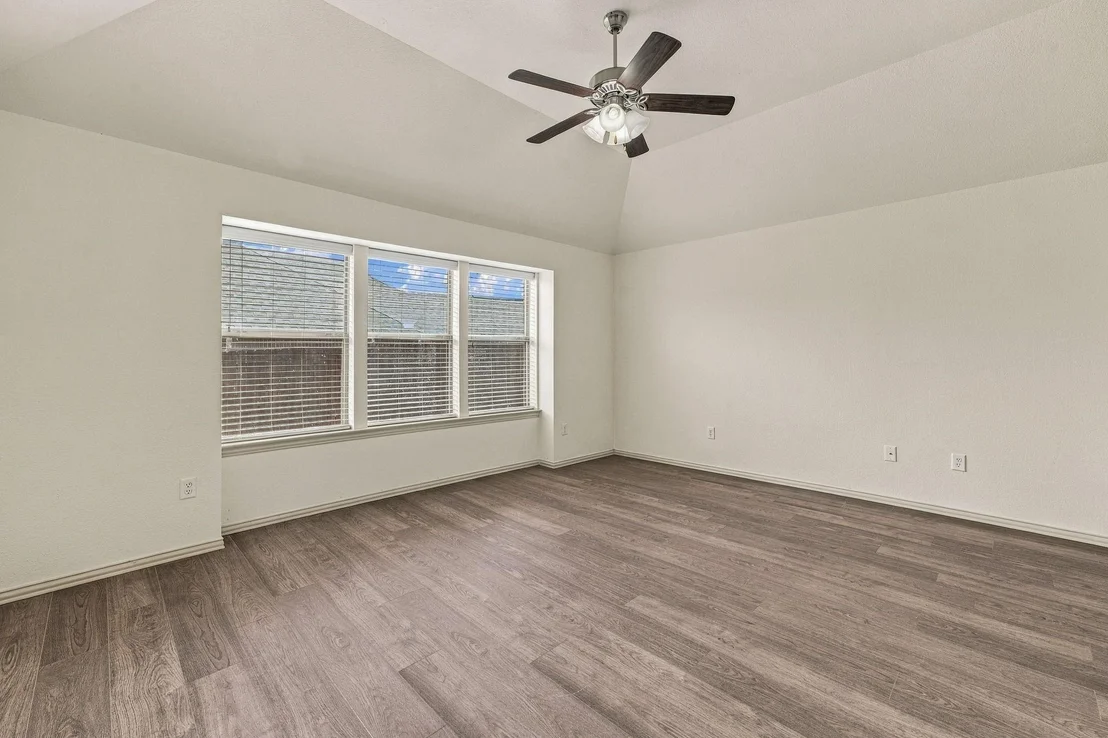 Photo of 914 Winding Road