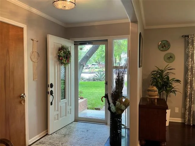 Photo of 900 N Elm Street