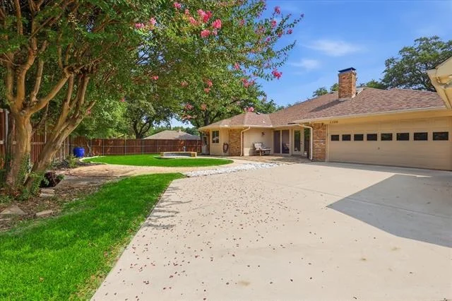 Photo of 1100 Yorkshire Drive
