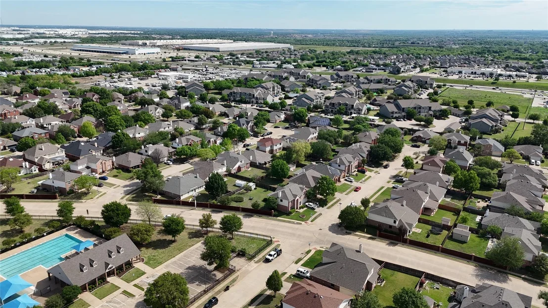 Photo of 421 Roundrock Lane