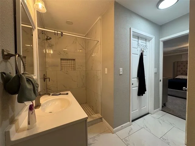 Photo of 105 S Lakeview Drive