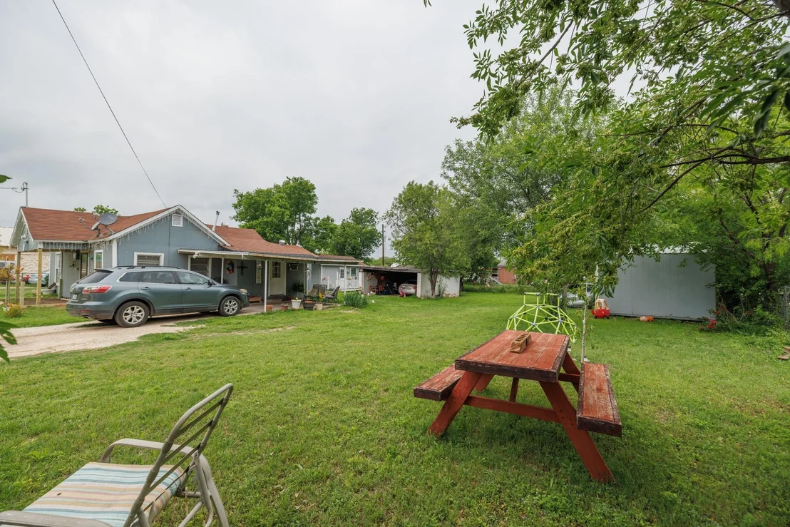 Photo of 308 W 5th Street
