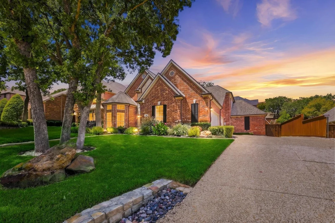 Photo of 708 Lakeway Drive