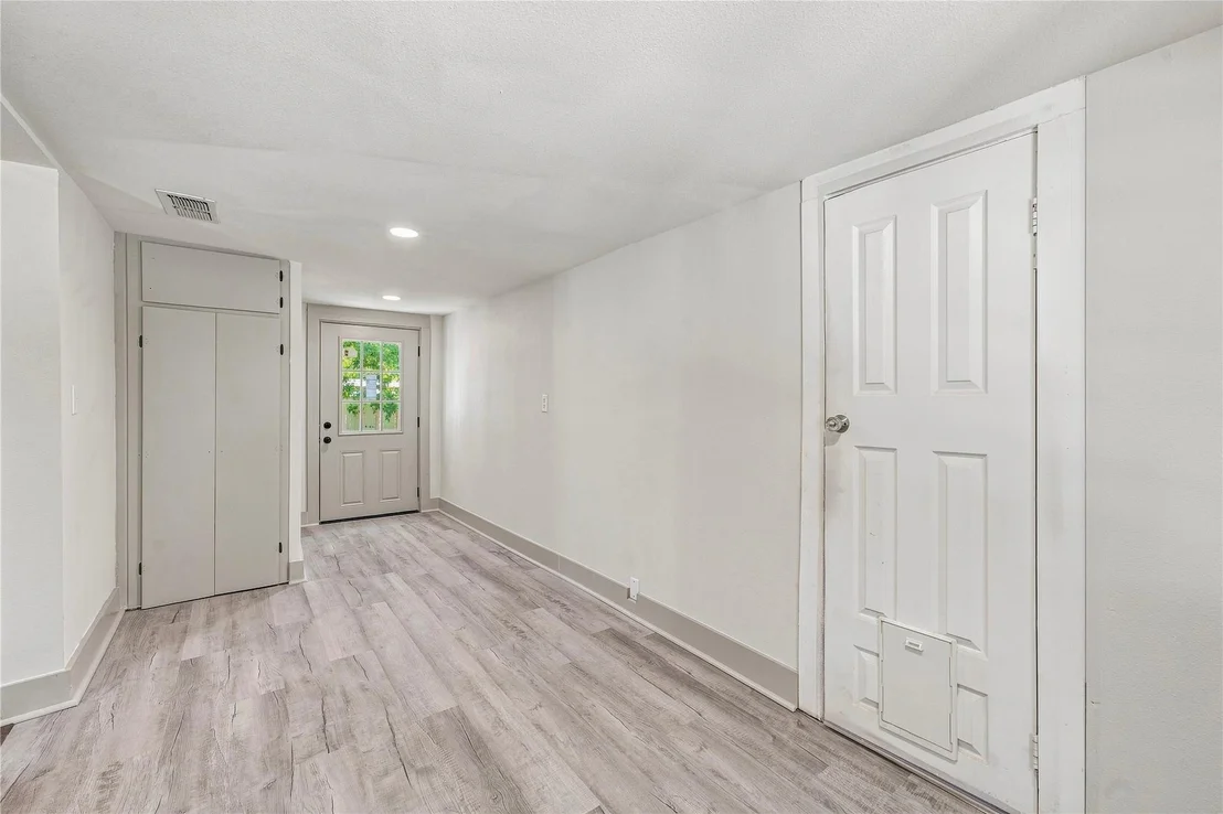 Photo of 910 3rd Street
