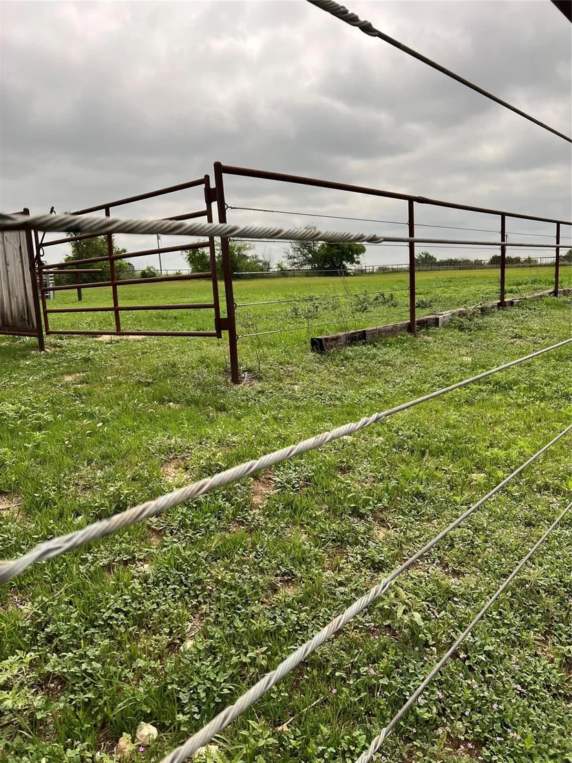 Photo of 1661 County Road 195