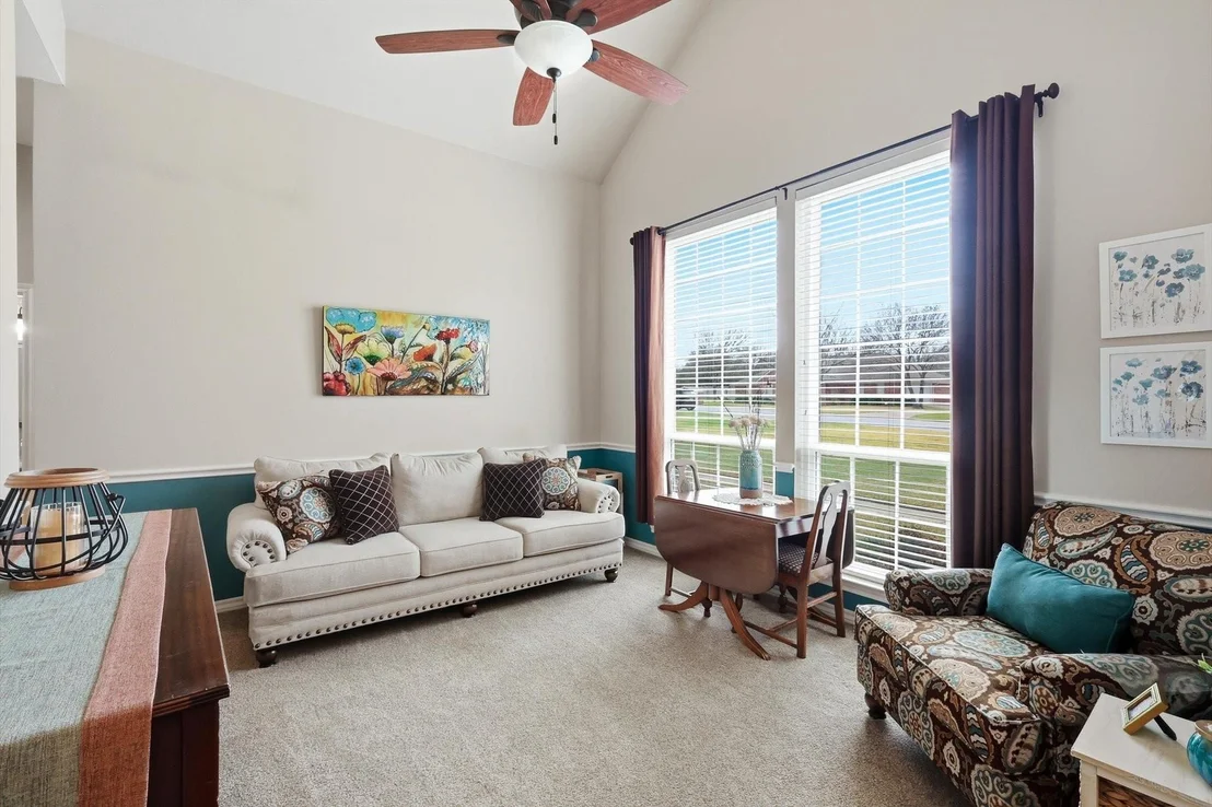 Photo of 312 Lakeside Oaks Circle