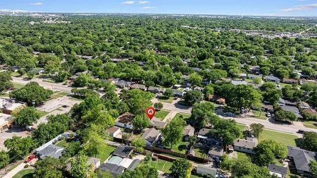 Photo of 2427 Centerville Road