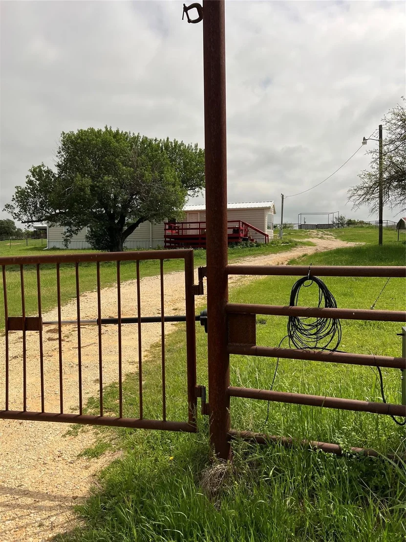 Photo of 1661 County Road 195