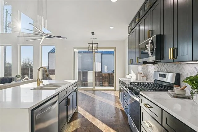 Photo of 1704 Highland Drive W