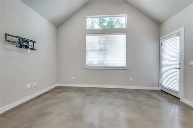 Photo of 1225 Crownview Lane