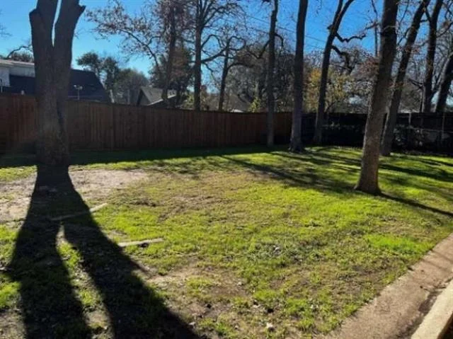Photo of 502 Lakeside Drive