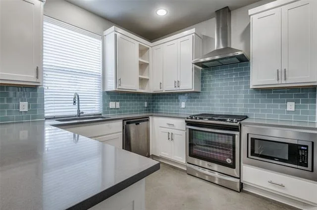 Photo of 1225 Crownview Lane