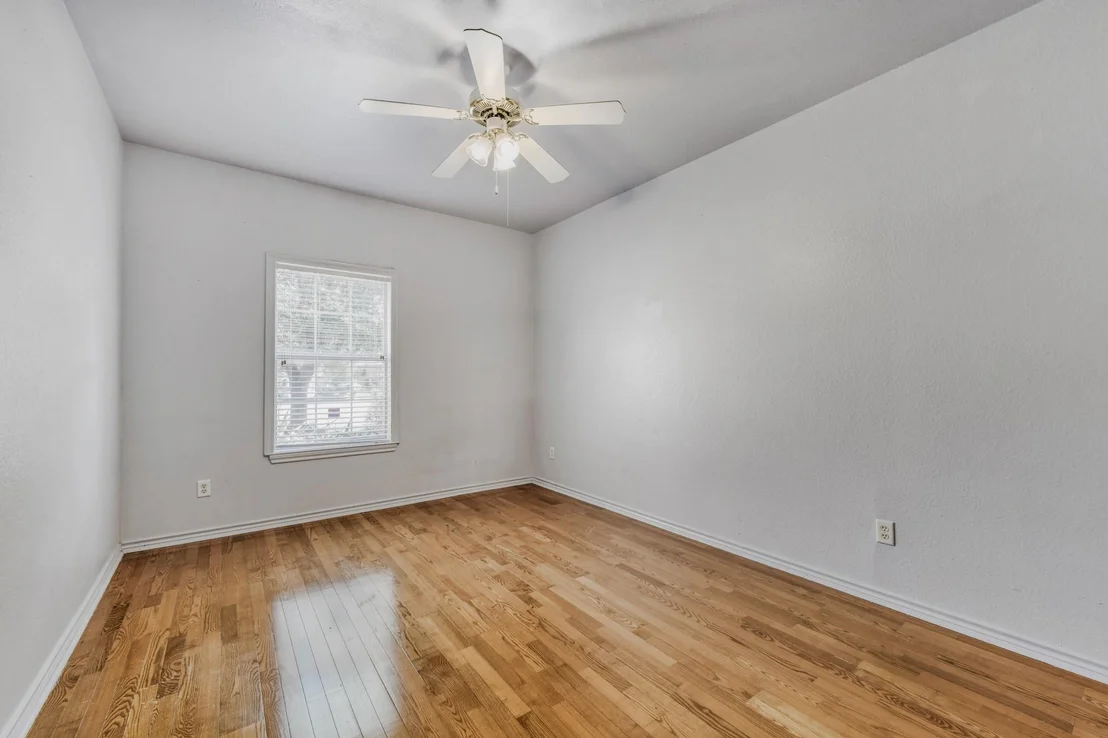 Photo of 2617 Hereford Road