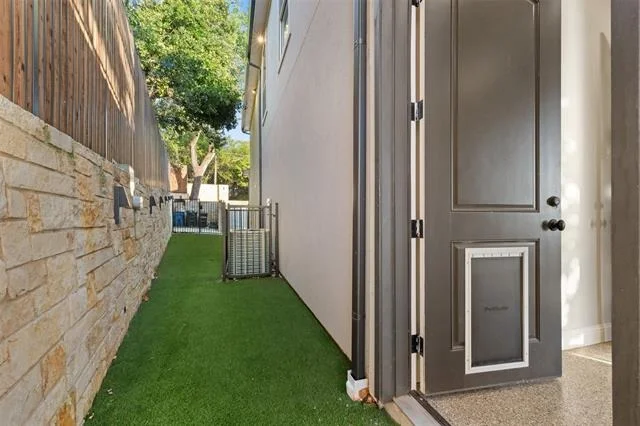 Photo of 12210 Lake Forest Drive