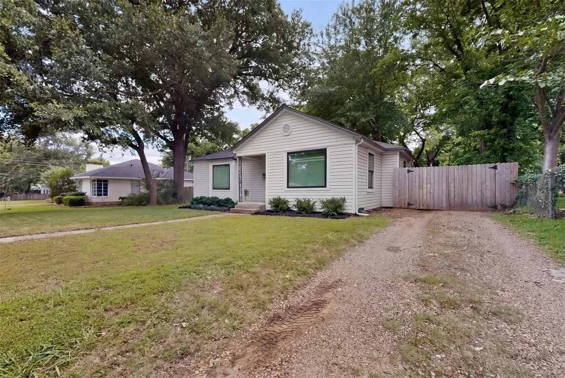 Photo of 405 Elm Drive