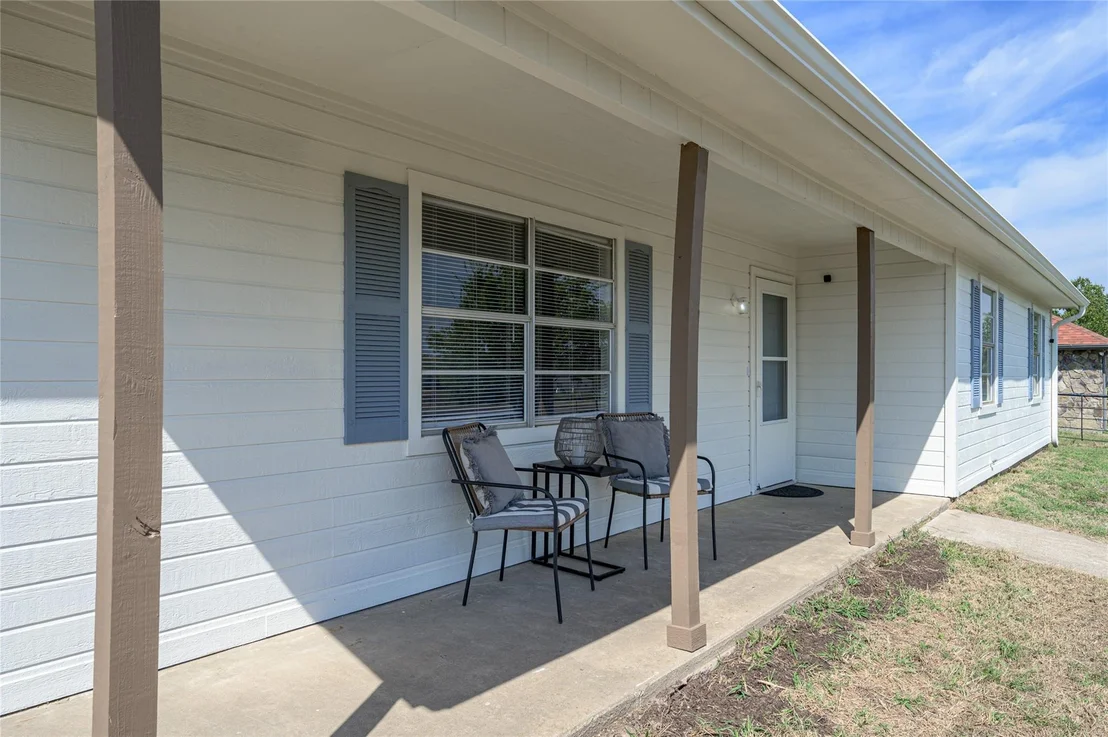 Photo of 614 E FM 272