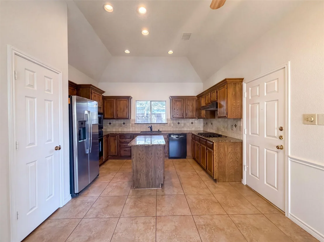 Photo of 905 Ridgemont Drive