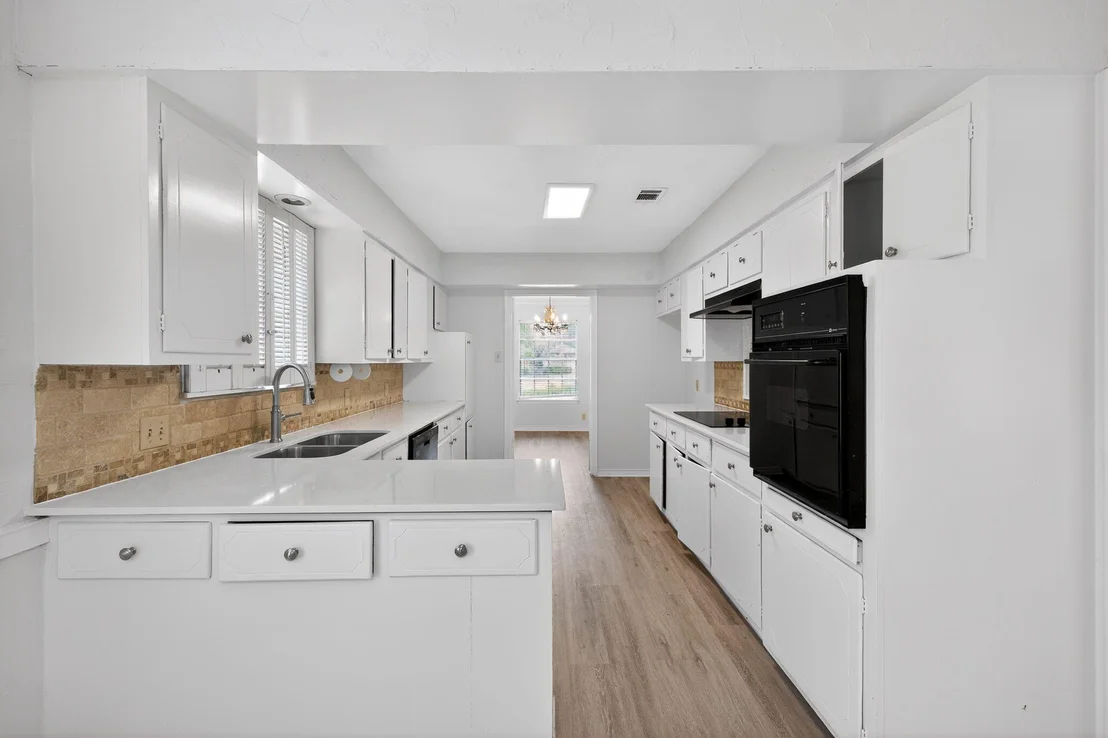 Photo of 1616 W Shields Drive