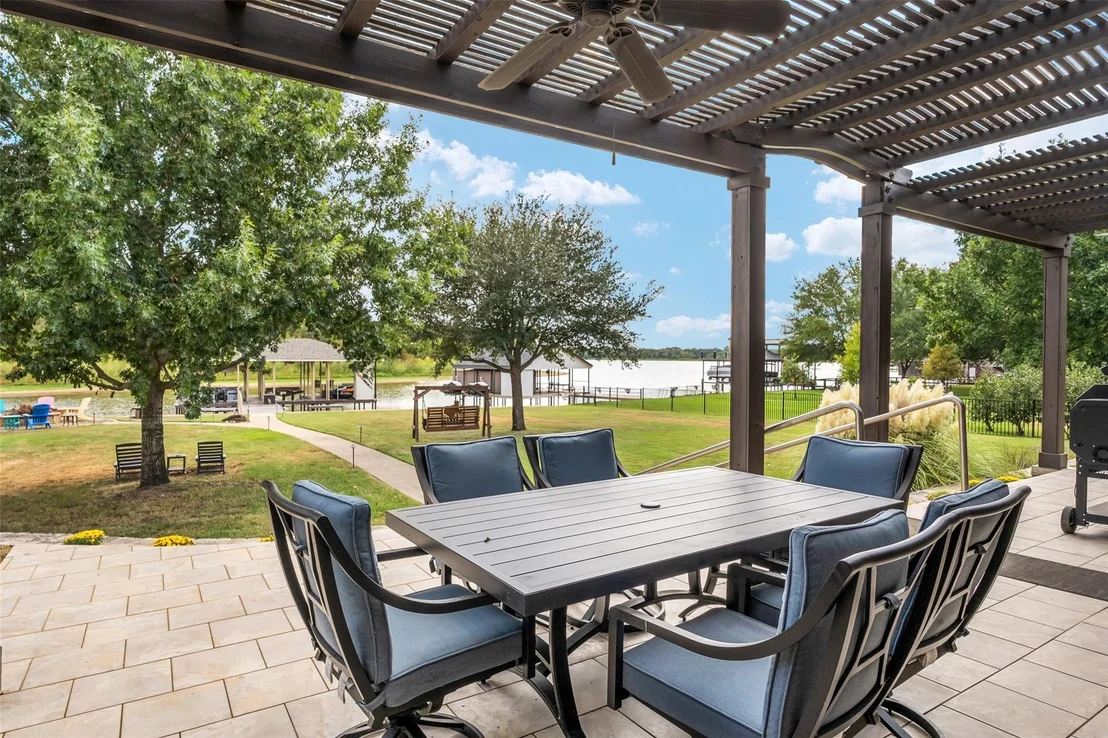 Photo of 229 Lakeside Drive