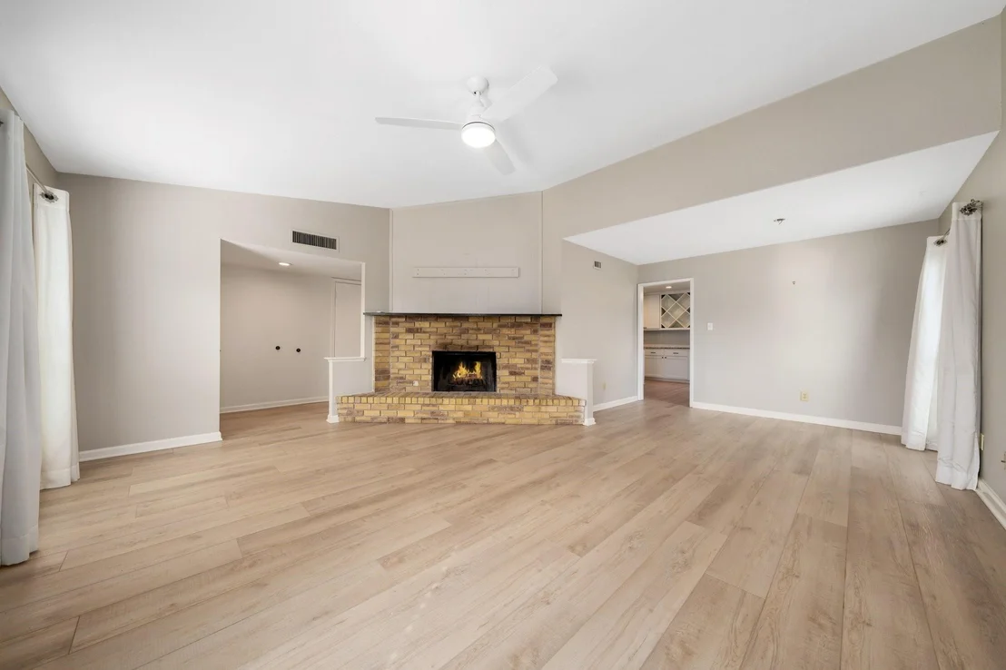 Photo of 413 Sandy Knoll Drive