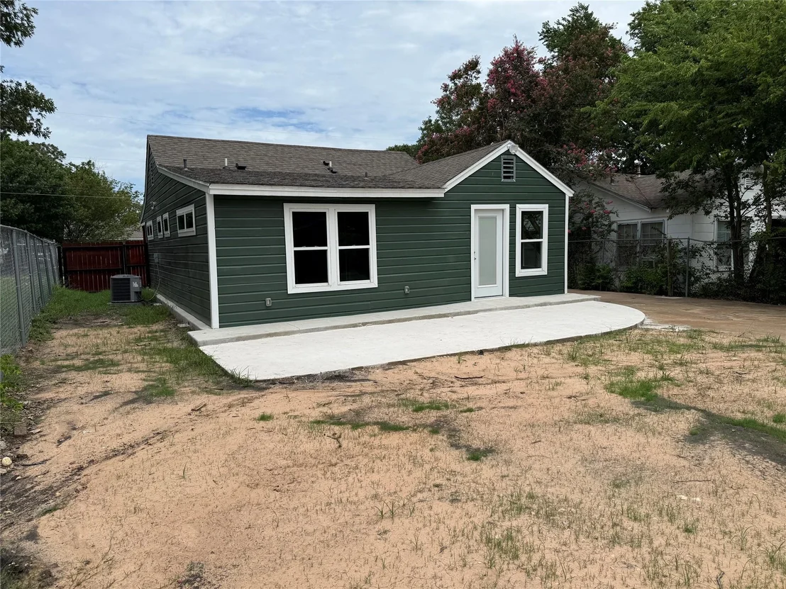 Photo of 2724 Gurley Avenue