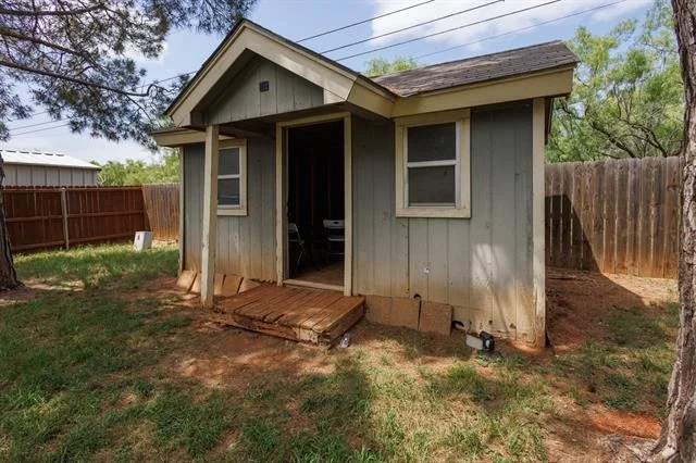 Photo of 1342 Baylor Street