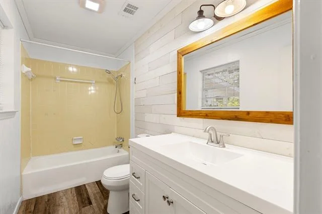Photo of 148 Royal Lane