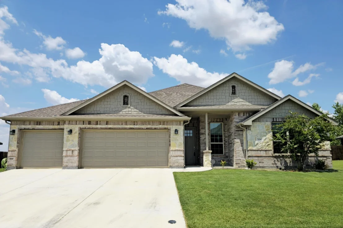 Photo of 126 Creekside Drive