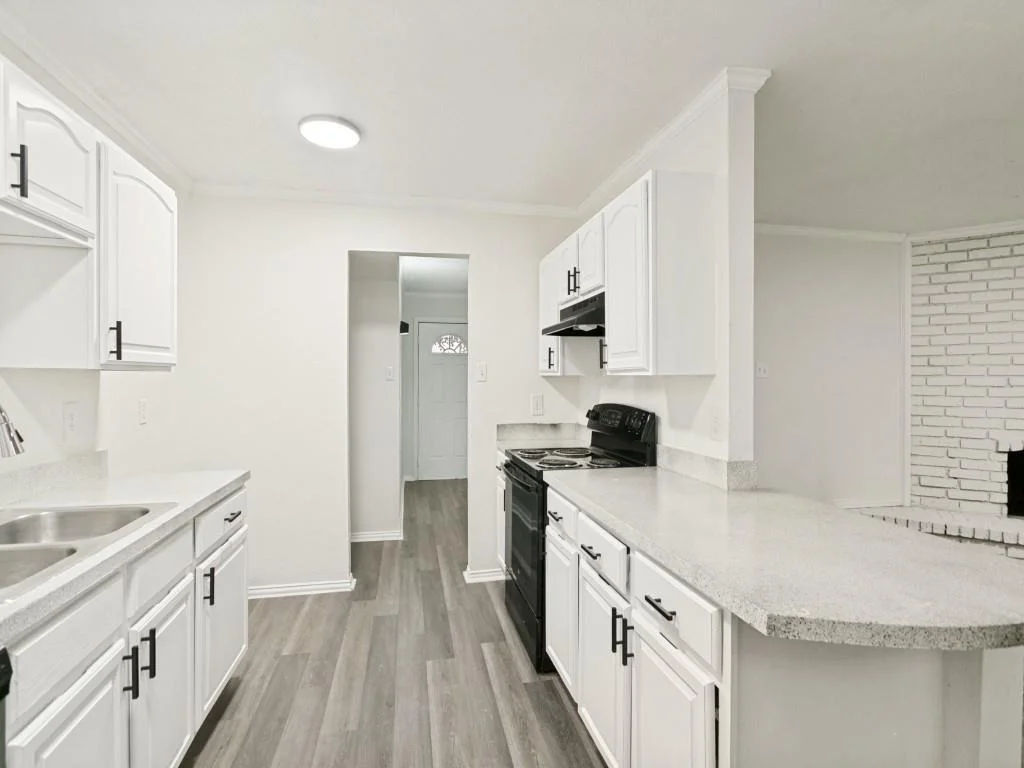 Photo of 905 Hawthorne Drive