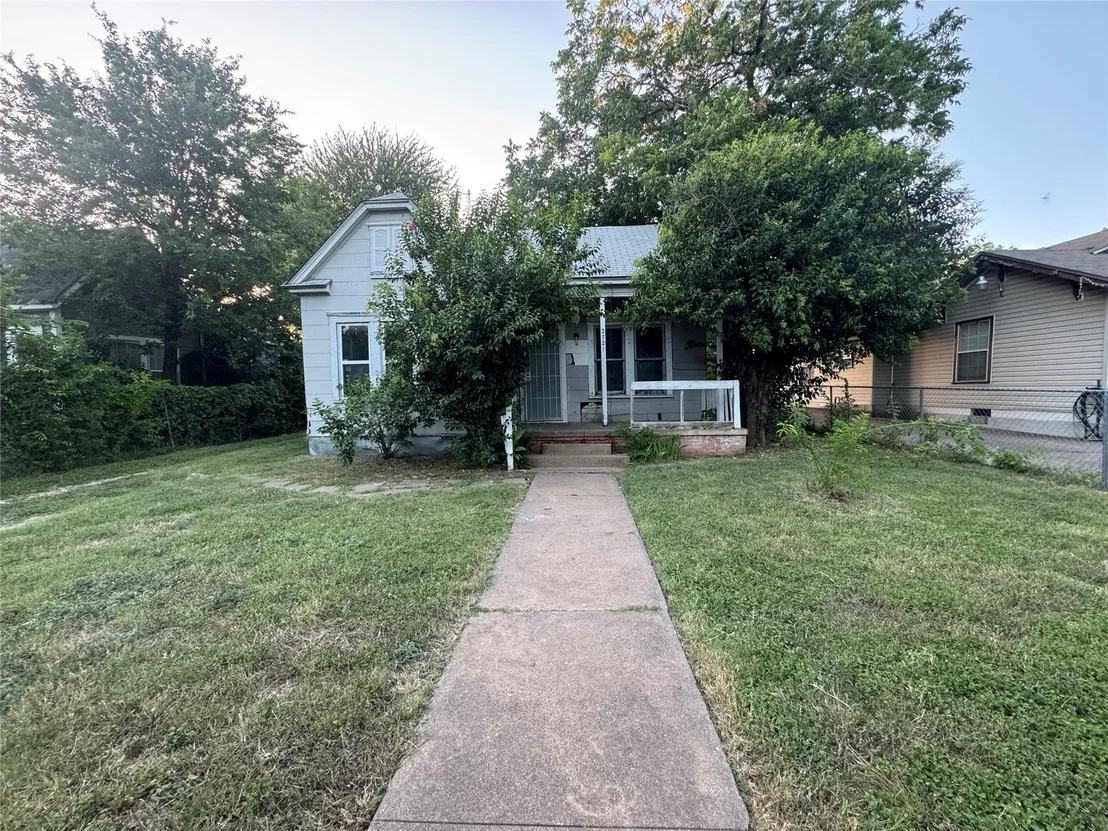 Photo of 2721 Homan Avenue