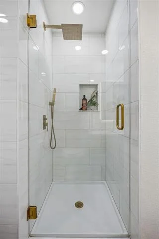 Photo of 1601 Kingspoint Drive