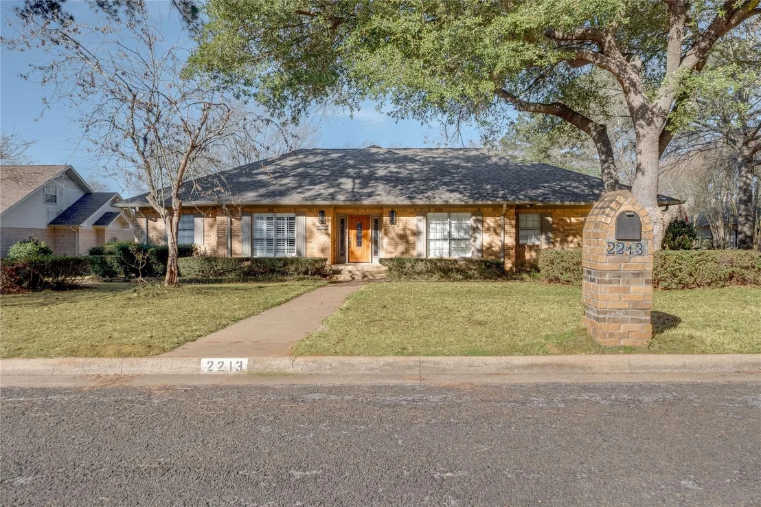 Photo of 2213 Melissa Drive