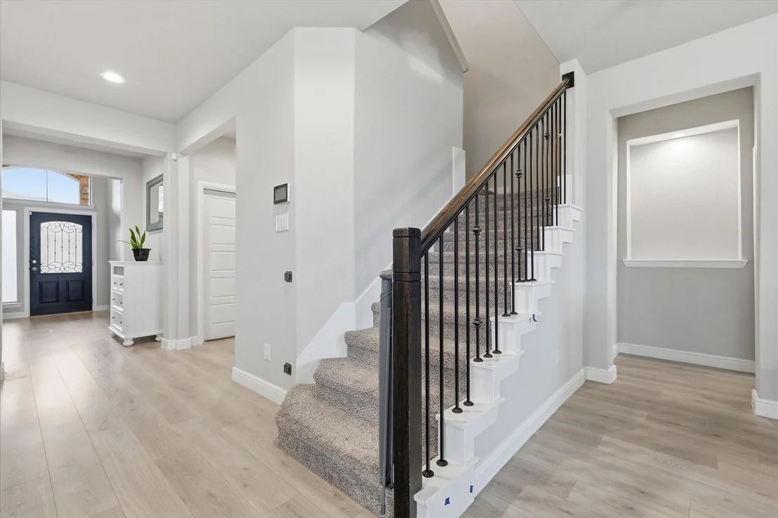 Photo of 1617 Longspur Drive
