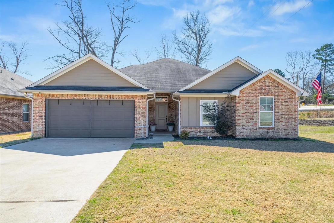 Photo of 3123 Oak Bend