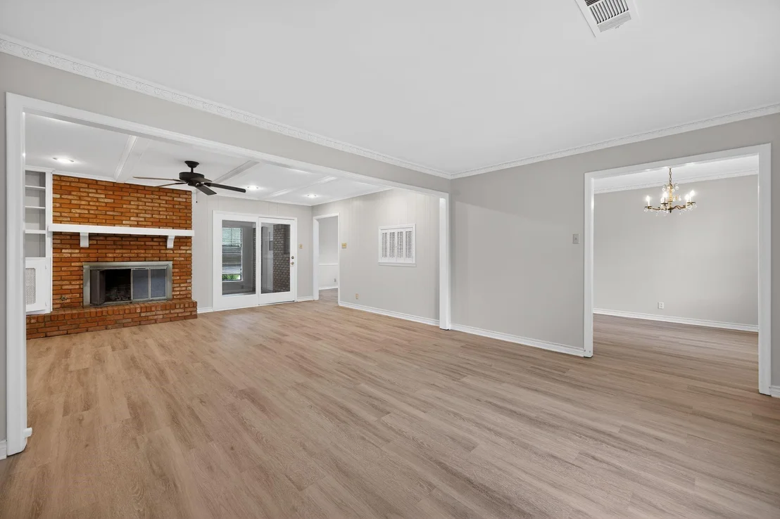 Photo of 1616 W Shields Drive
