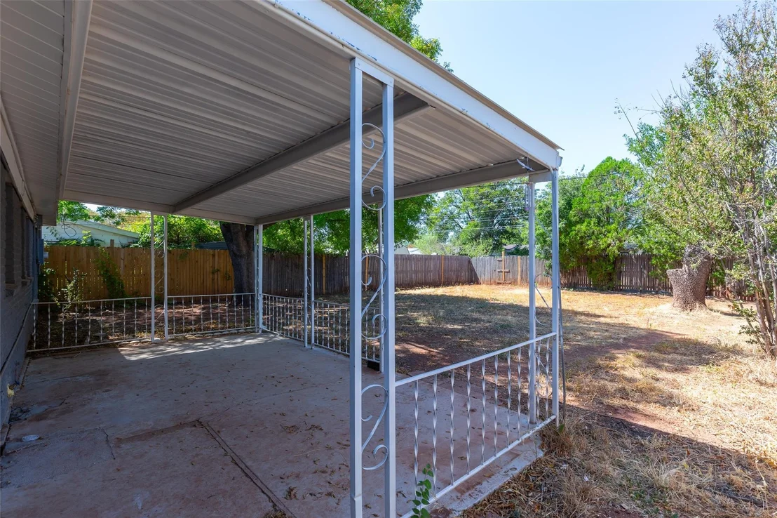 Photo of 2142 N Mockingbird Lane