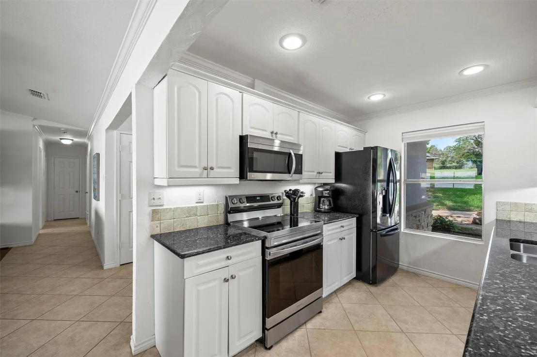 Photo of 211 Lake Front Drive