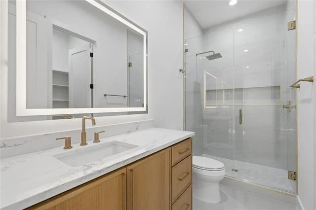 Photo of 6038 Prospect Avenue