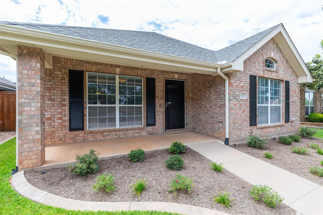Photo of 3913 Garden Grove Lane
