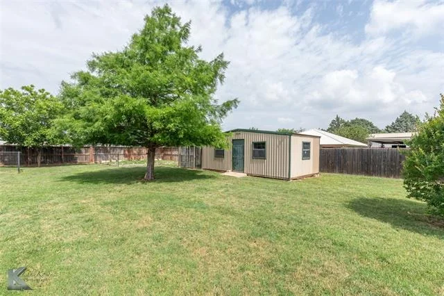 Photo of 1070 Larned Lane