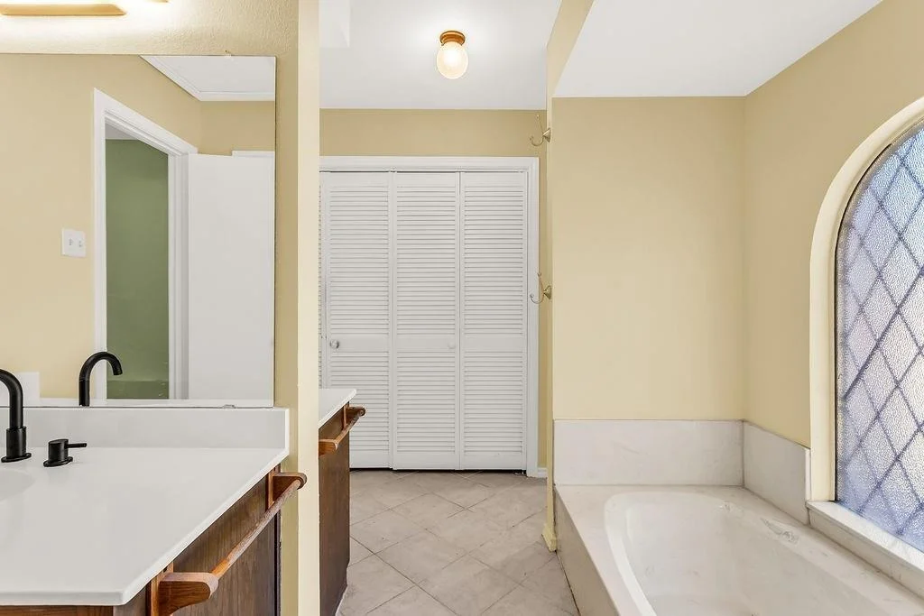 Photo of 1005 Nottingham Drive
