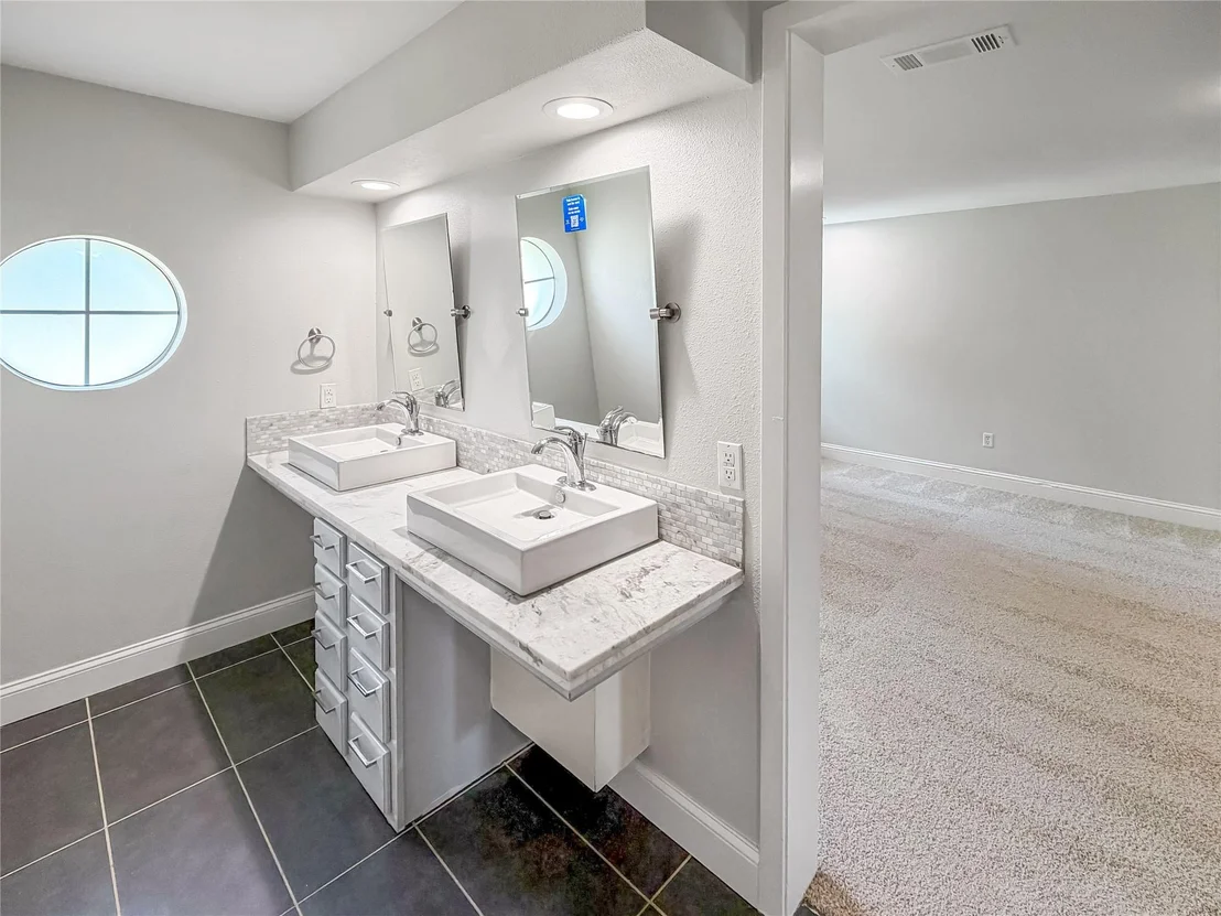 Photo of 100 W Pleasantview Drive