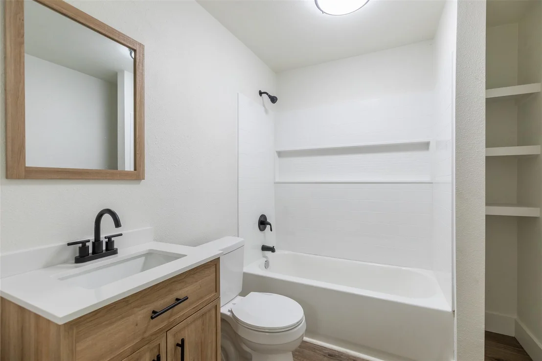 Photo of 909 Lane Avenue